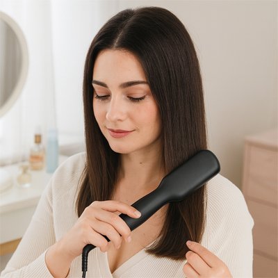 Brosse lissante chauffante | SilkStyle - Univers des accessoiresBrosse lissante chauffante | SilkStyle