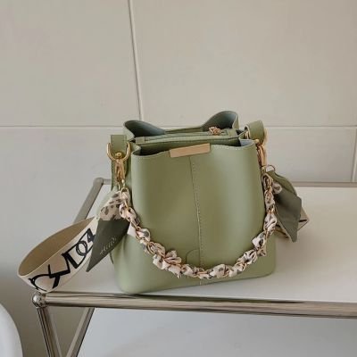 Sac à bandoulière femme | Élégance - Univers des accessoiresSac à bandoulière femme | Élégance